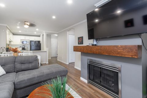 3033 Terravista Place 202 Port Moody BC V3H 5A3