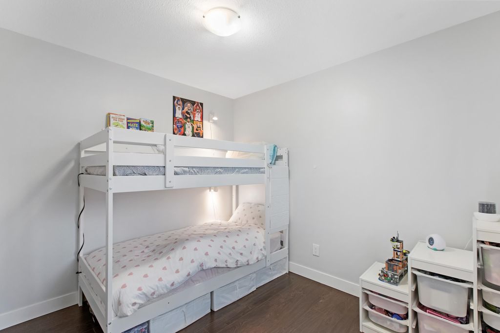 listing image 1103491725505228240