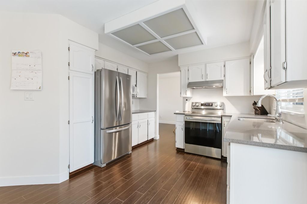 listing image 1102216777832539130