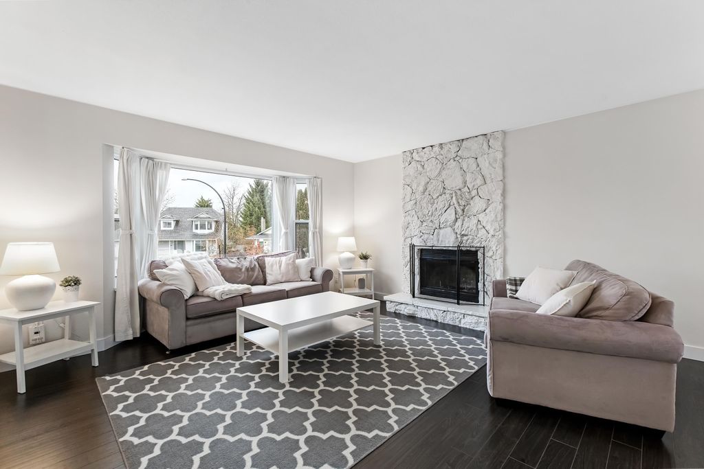 listing image 1100036575680477050