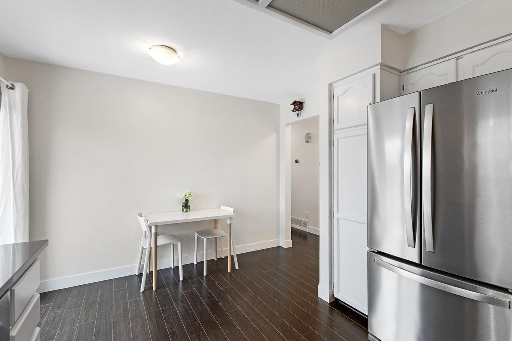 listing image 1103271966452146338