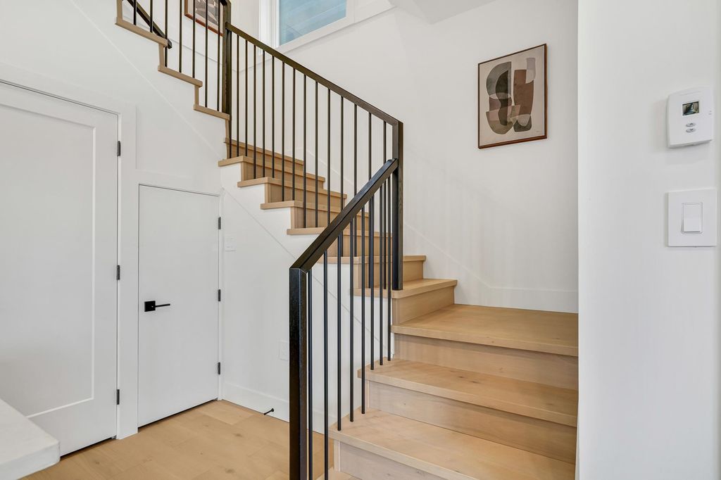 listing image 1108134209892349404