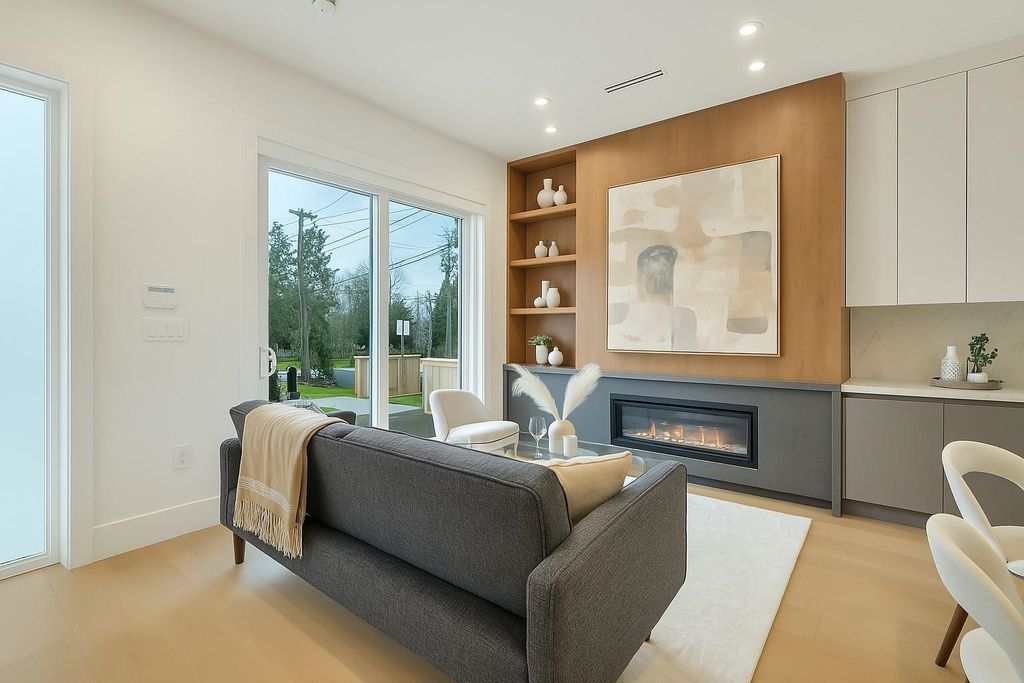 listing image 1104477408836111920