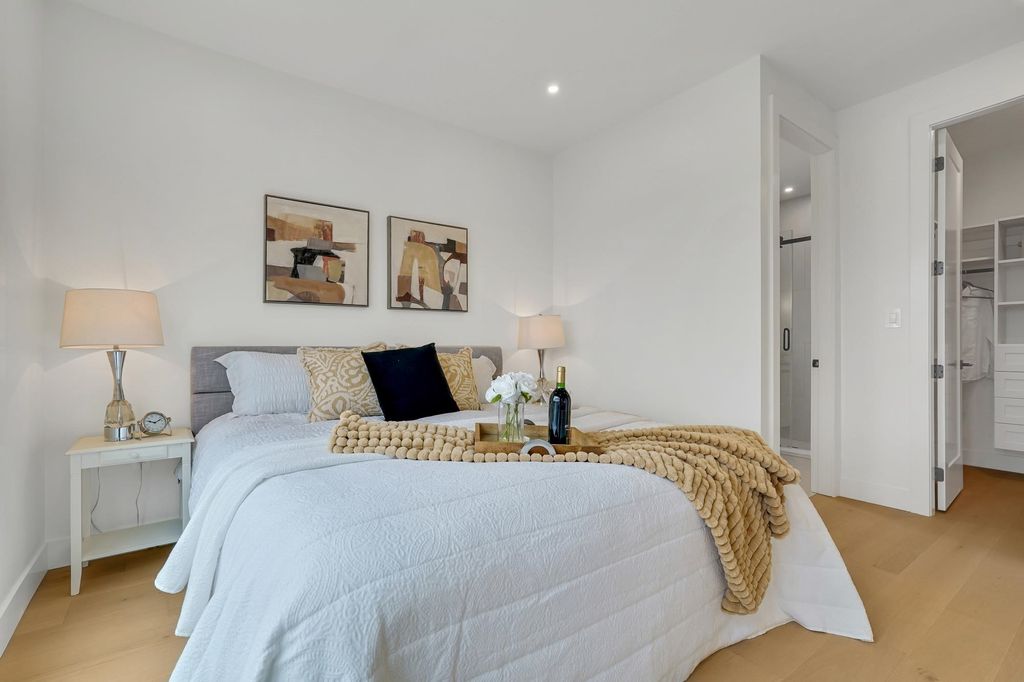 listing image 1109849361719758054