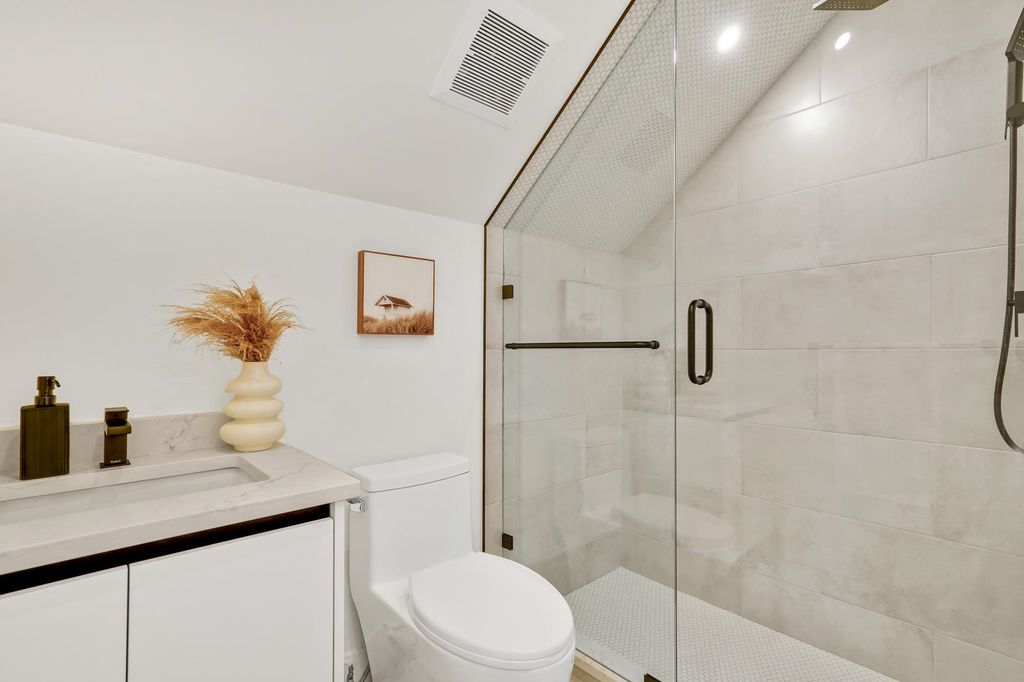 listing image 1100180785898953017