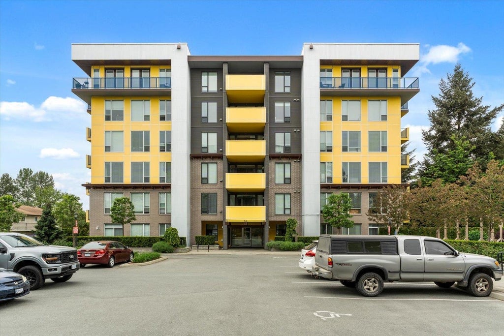 Photo of 2555 Ware Street #301, Abbotsford, BC V2S 0J4 (MLS # R3132221)
