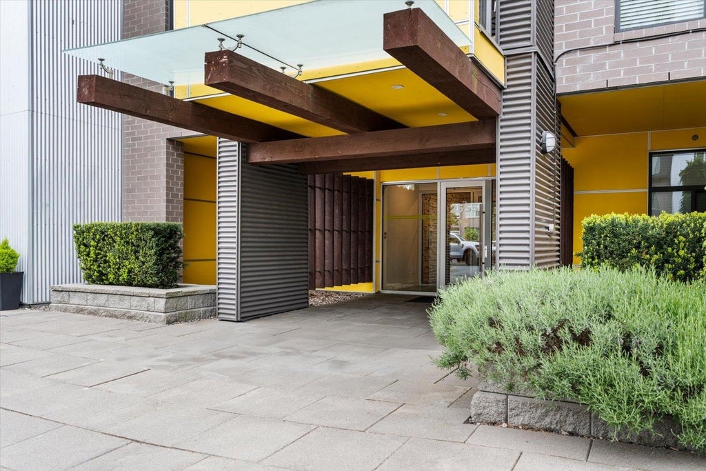 Photo of 2555 Ware Street #301, Abbotsford, BC V2S 0J4 (MLS # R3132221)