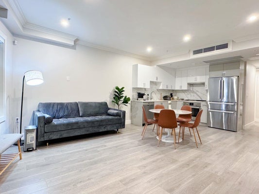 7555 Oak St, Vancouver, BC 4