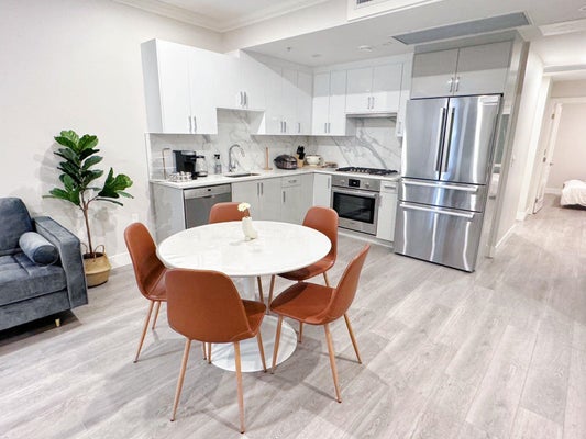 7555 Oak St, Vancouver, BC 5