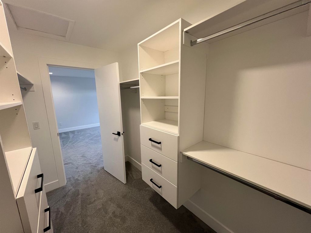 listing image 1103163556377651399