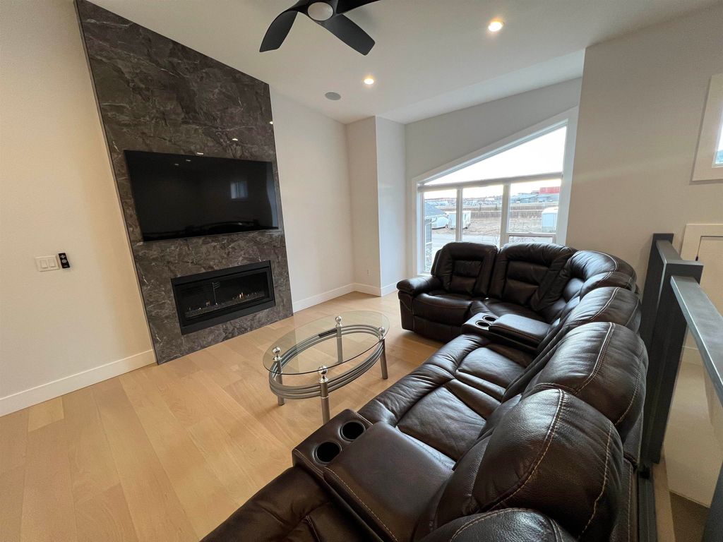 listing image 1109639788580194800