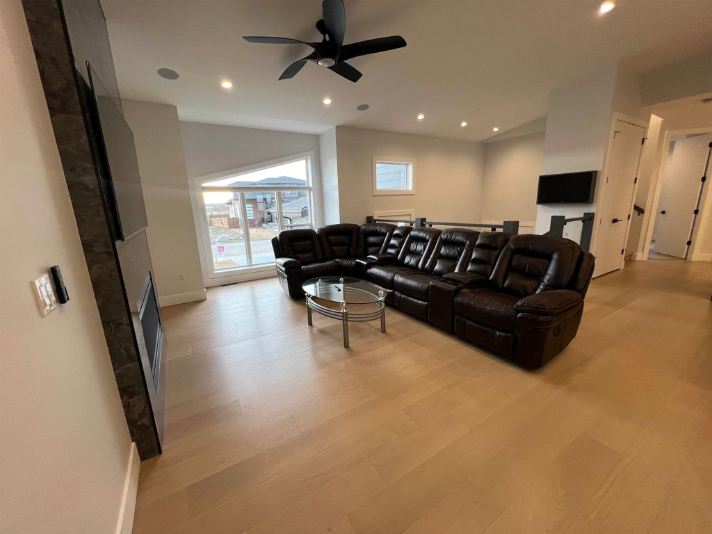 listing image 1100293111458983334