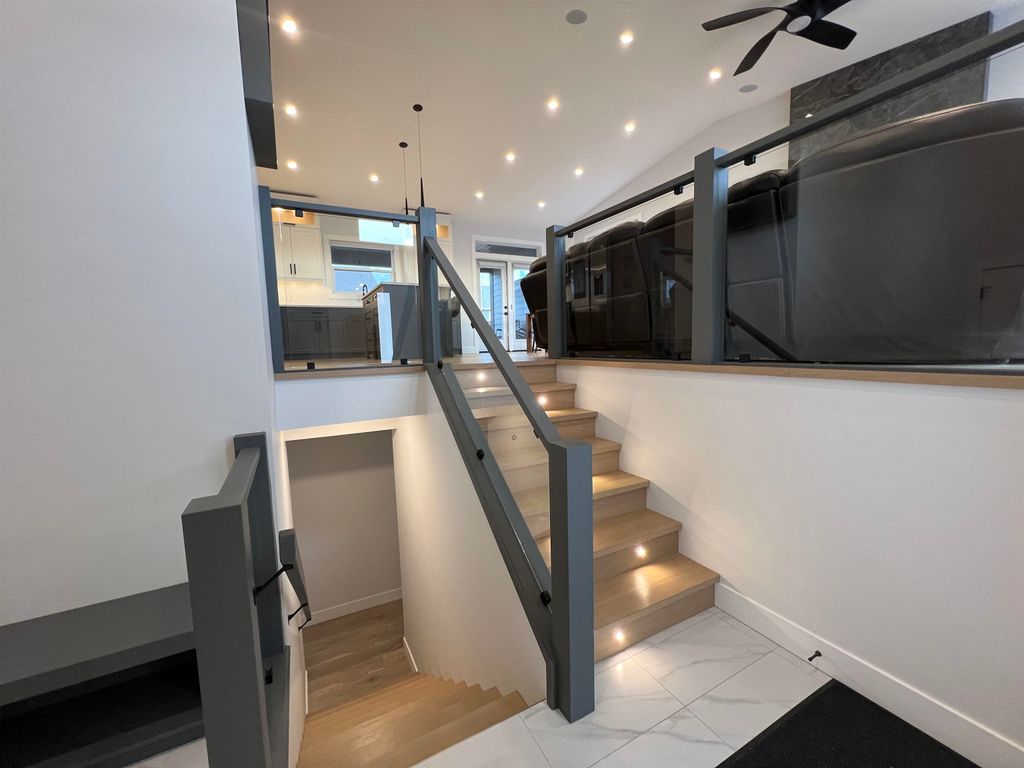 listing image 1106078939974584100