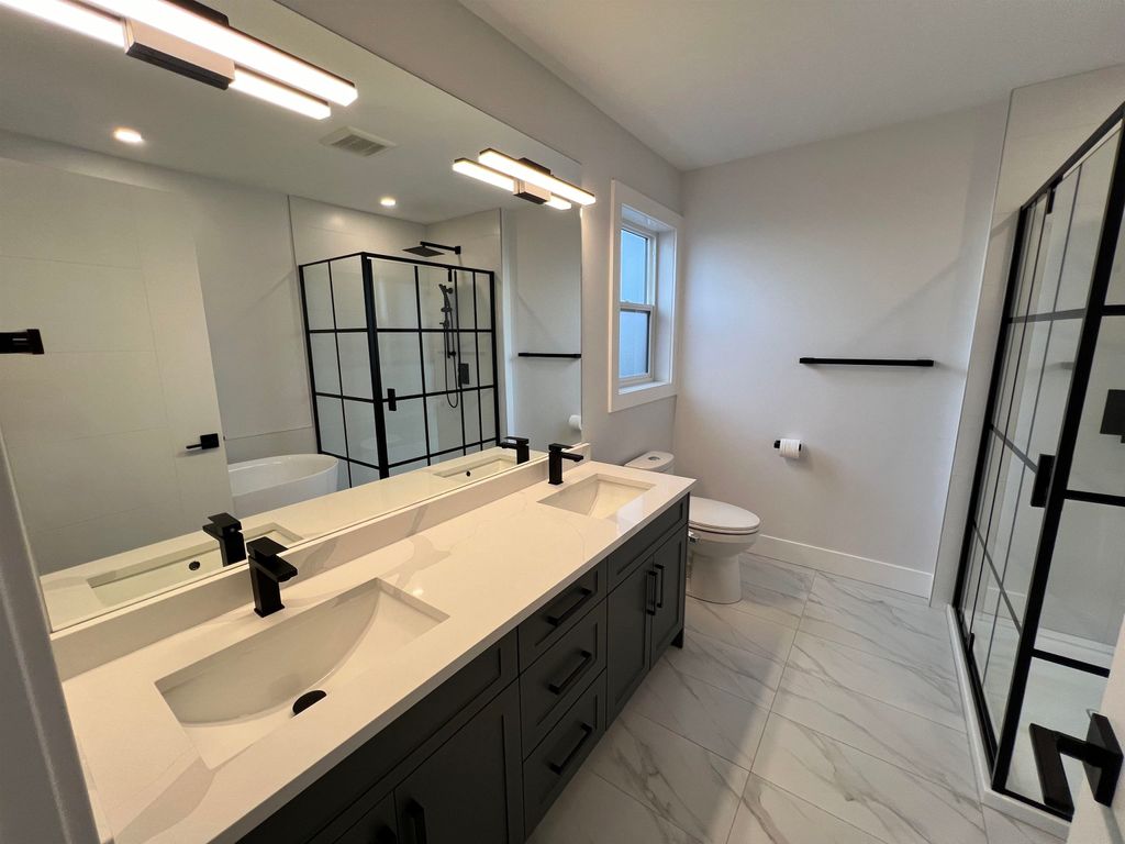 listing image 1100406152514521240