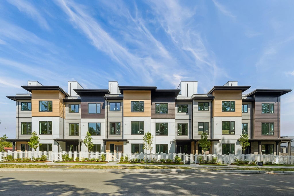 Photo of 20434 72 Avenue #5, Langley, BC V2Y 1T2 (MLS # R3166007)