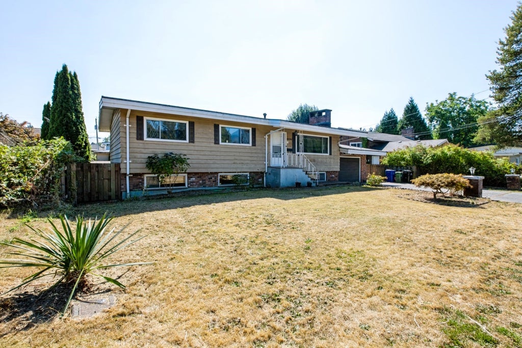 Photo of 45596 Lewis Avenue, Chilliwack, BC V2P 3C6 (MLS # R3159071)