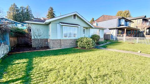 111 Sapper Street New Westminster BC V3L 3Y6