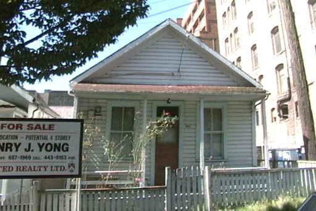 listing image 1104311729095468673