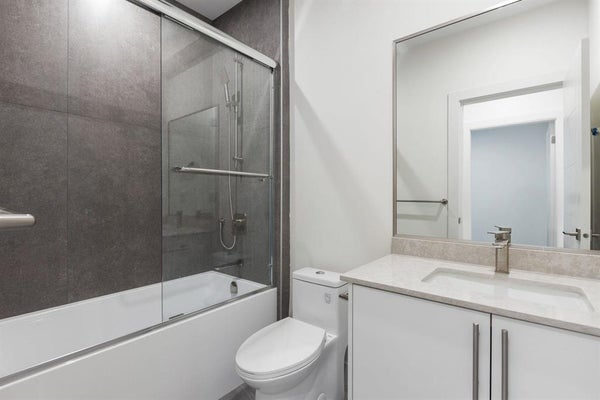2644 Chesterfield Ave, North Vancouver, BC 2