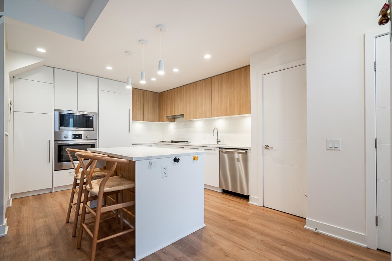 2035 Glenaire Drive 103