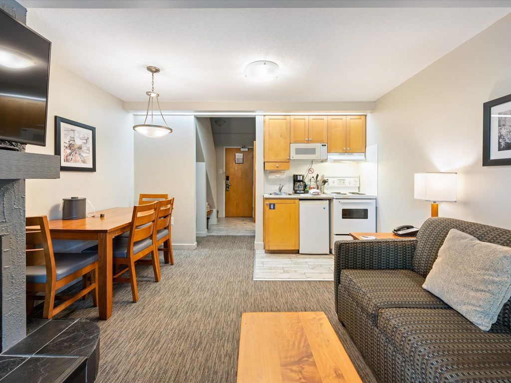 listing image 1103912219621377292
