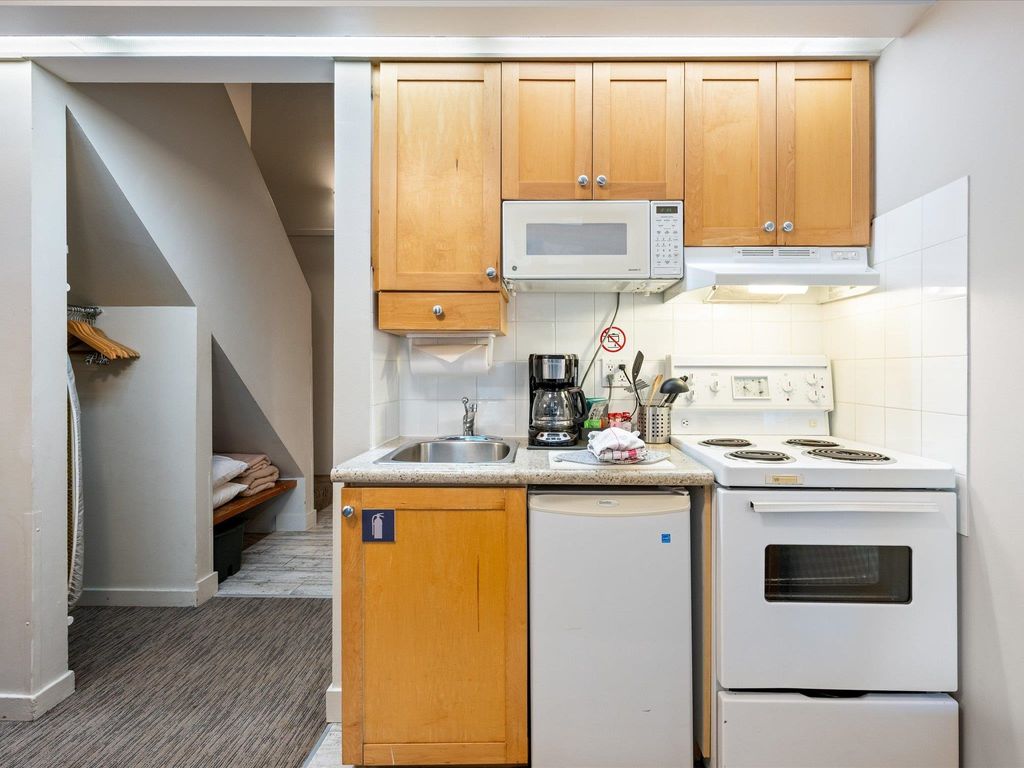 listing image 1106076256141836891