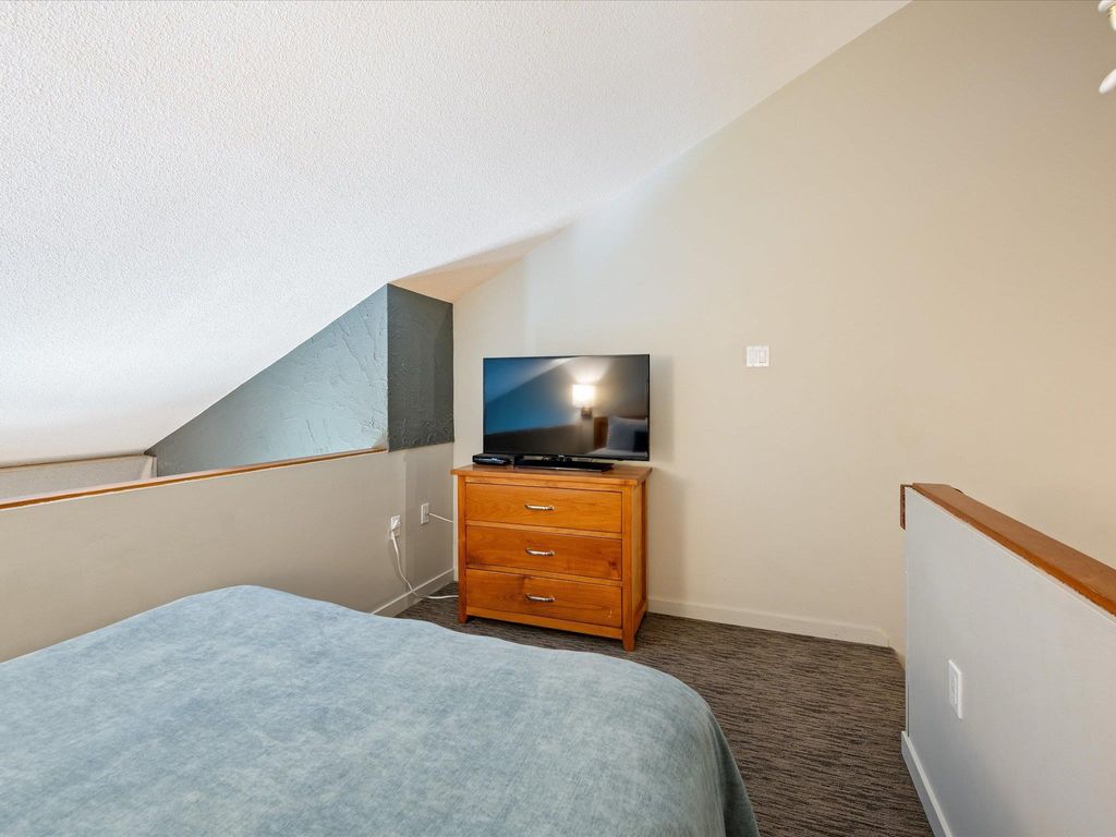 listing image 1104515686439735895