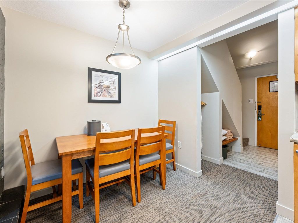 listing image 1102505677458007878