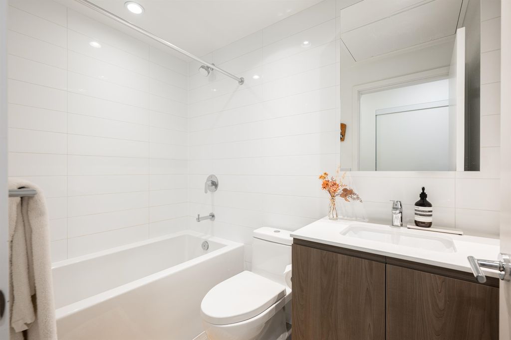 listing image 1105903941441606444
