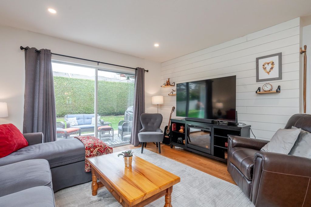 Photo of 31406 Upper Maclure Road #3, Abbotsford, BC V2T 5L8 (MLS # R3110342)