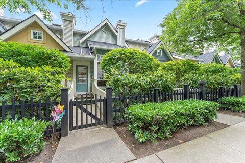 6878 Village Green Burnaby BC V5E 4K9