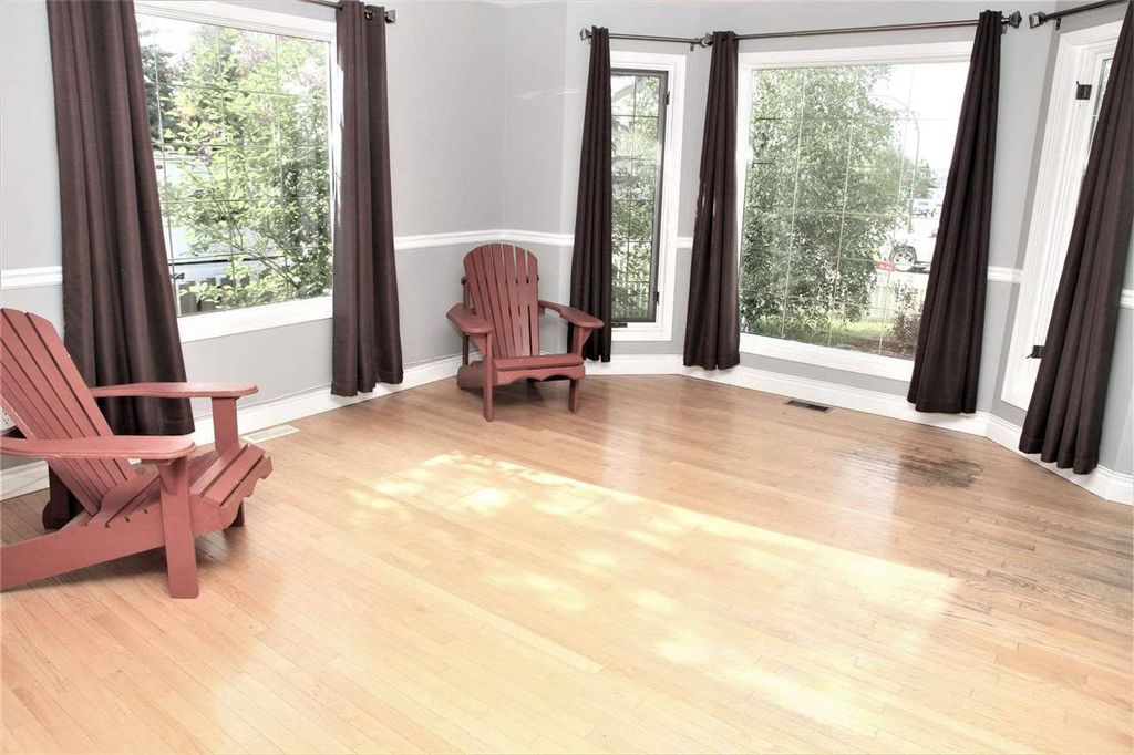 listing image 1104042486944512695