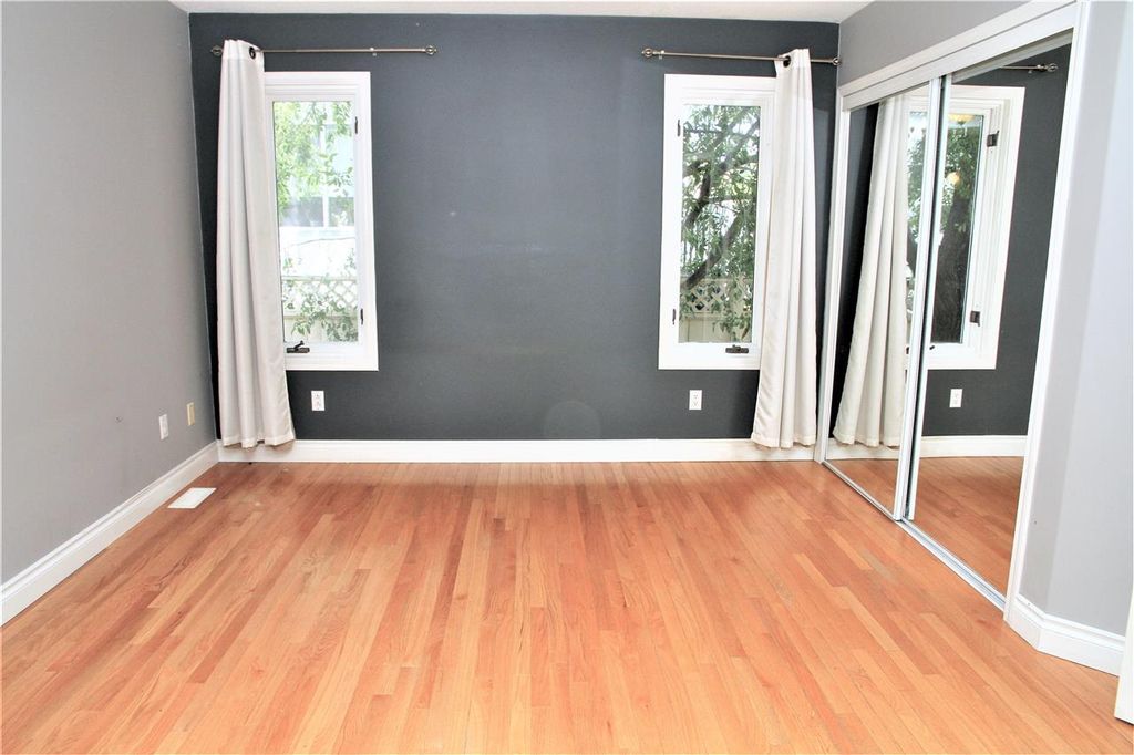 listing image 1102820086604095060