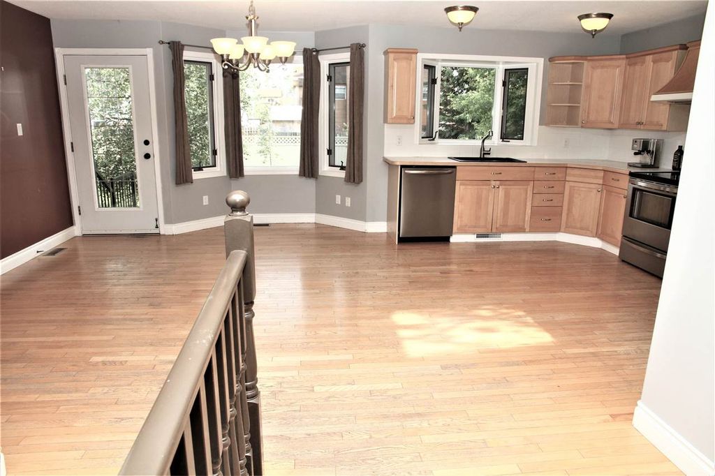 listing image 1100702542614878834