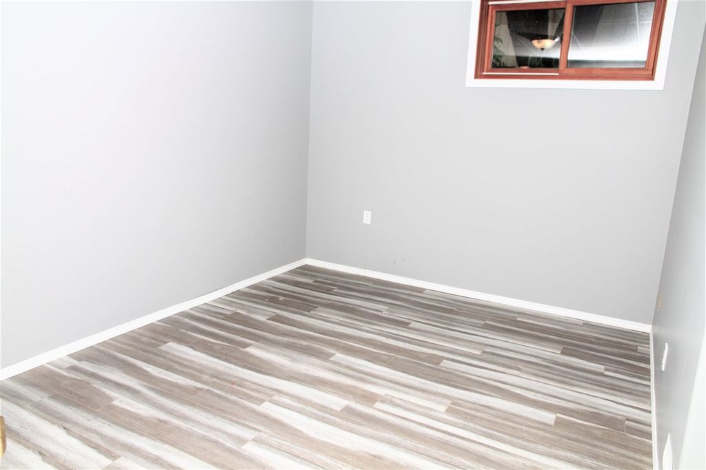 listing image 1104099610320445419