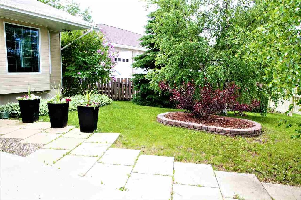 listing image 1102247227571133256