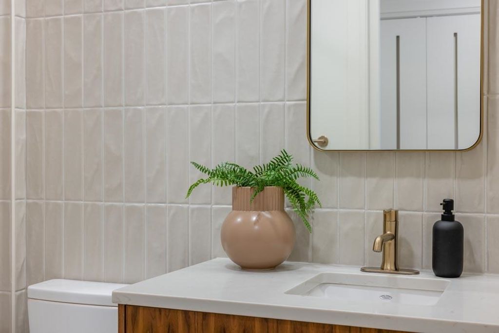 listing image 1100855848808399179