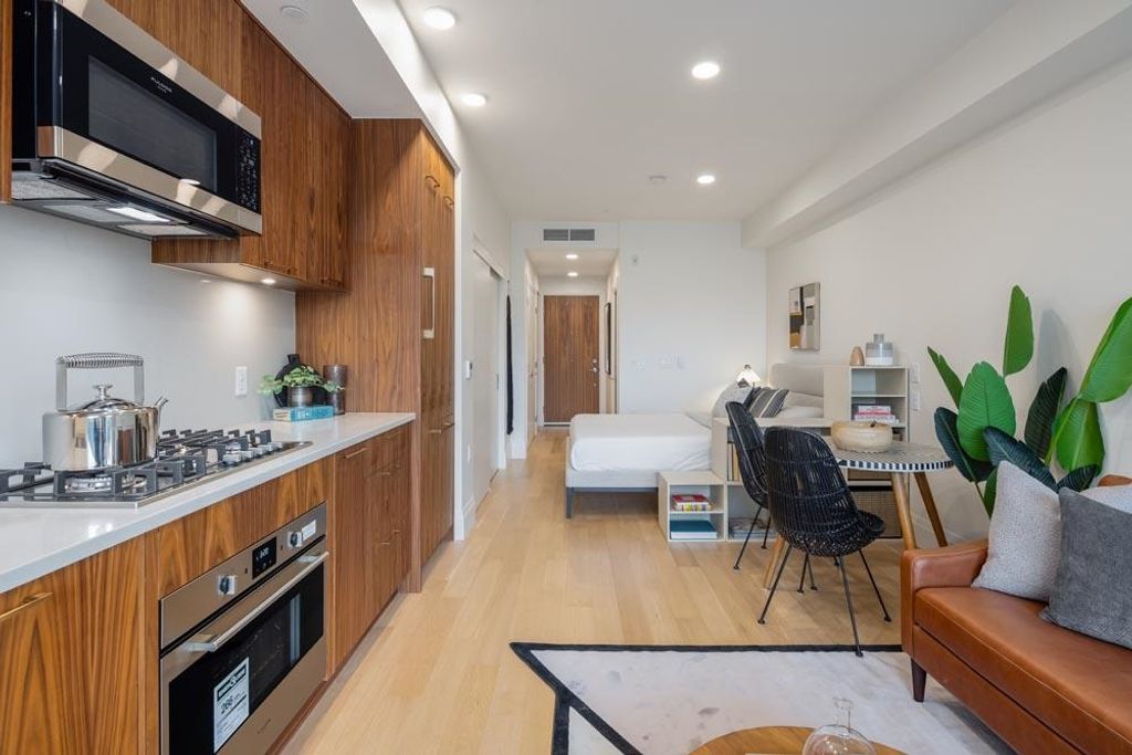 listing image 1109249431001924090