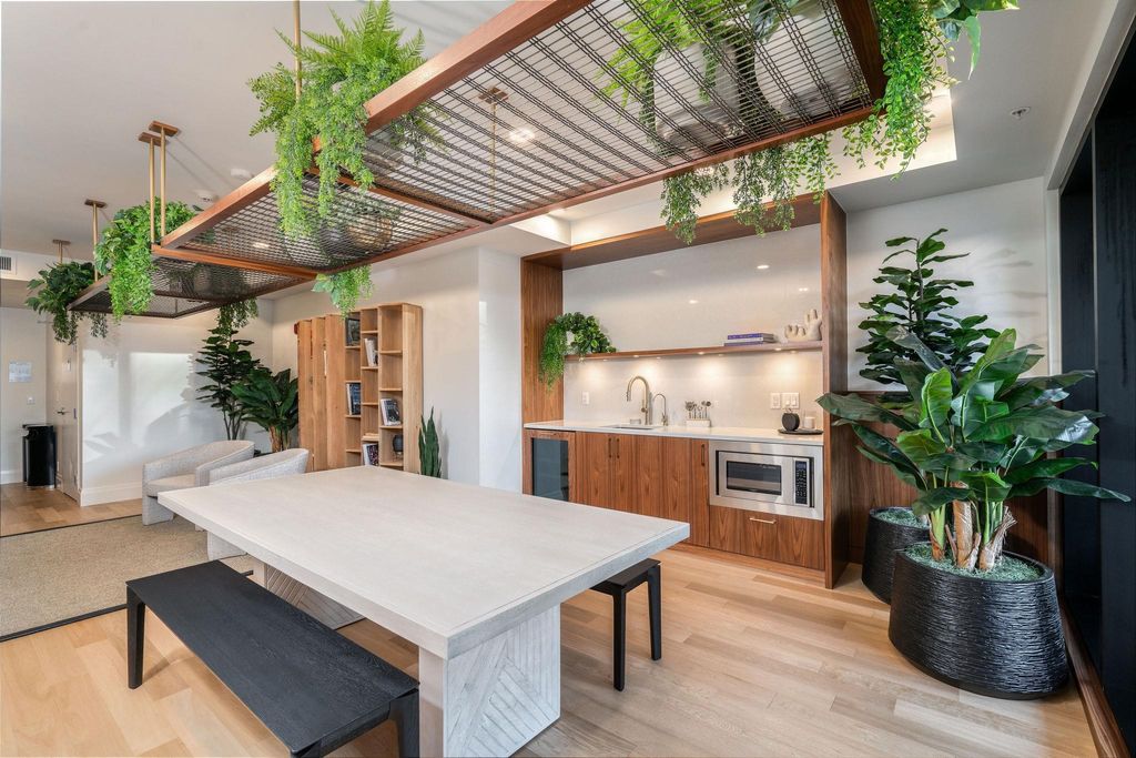 listing image 1109696502451878647