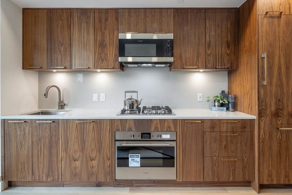 listing image 1100381739647044266