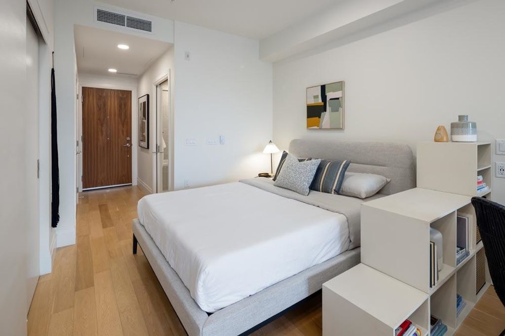 listing image 1109067917337476295