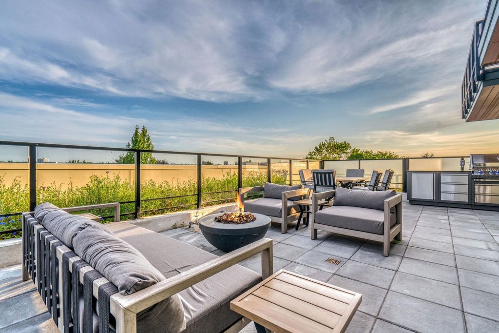 listing image 1101221640860876834