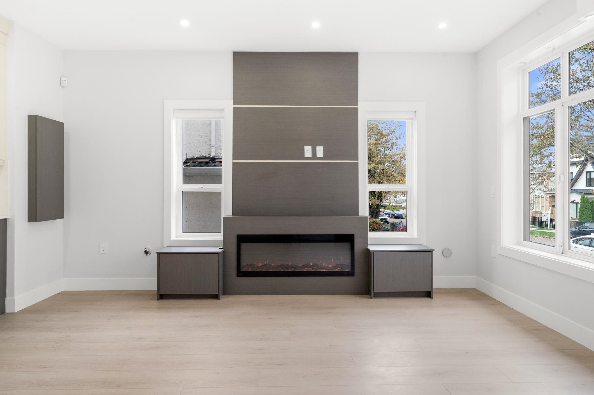 3274 E 44th Avenue 1