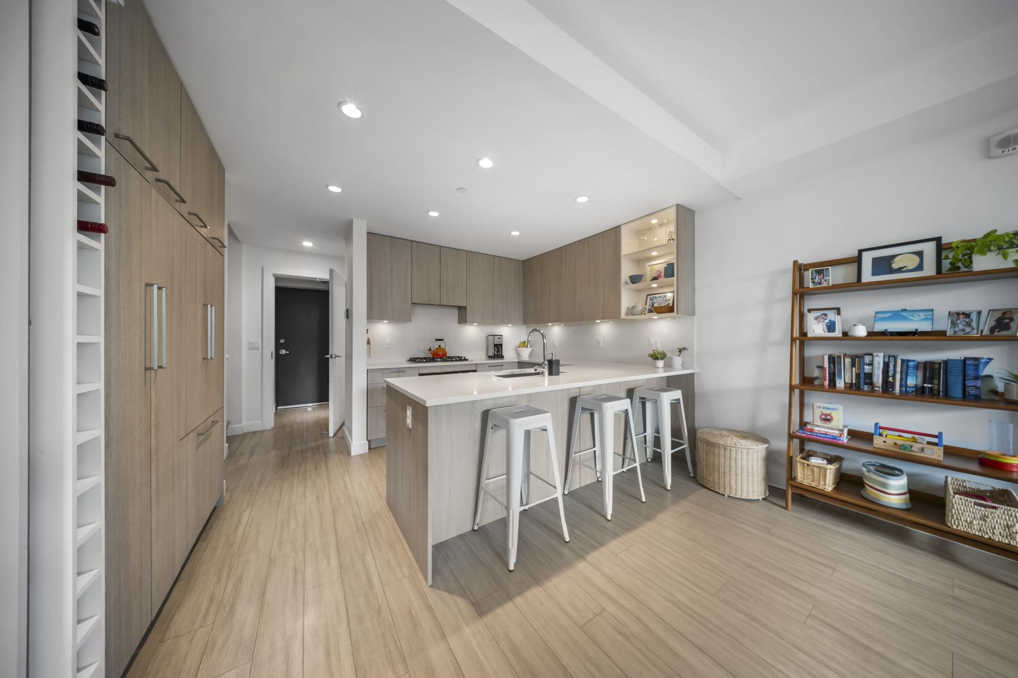 707 E 3rd Street 110