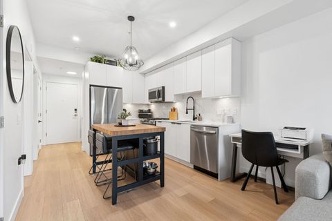 2331 Kelly Avenue 204 Port Coquitlam BC V3C 1Y3