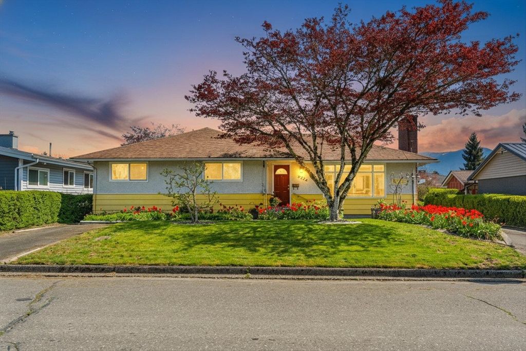 Photo of 9726 Juniper Street, Chilliwack, BC V2P 5J1 (MLS # R3113184)