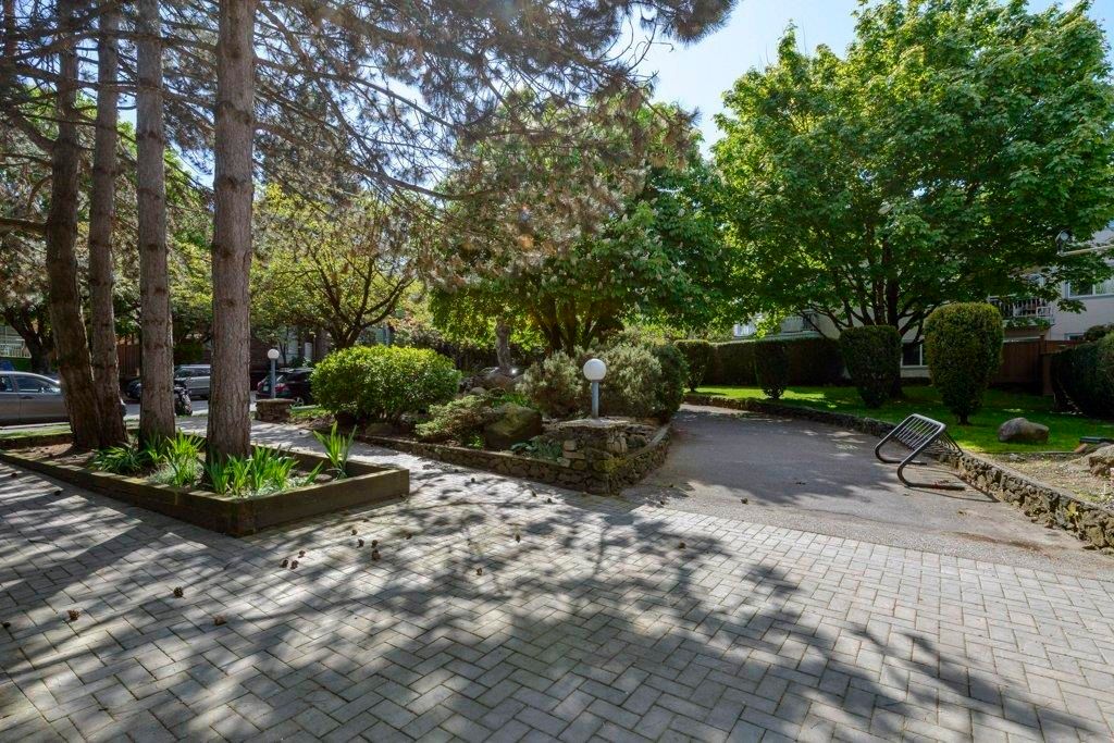 listing image 1109956546176243992
