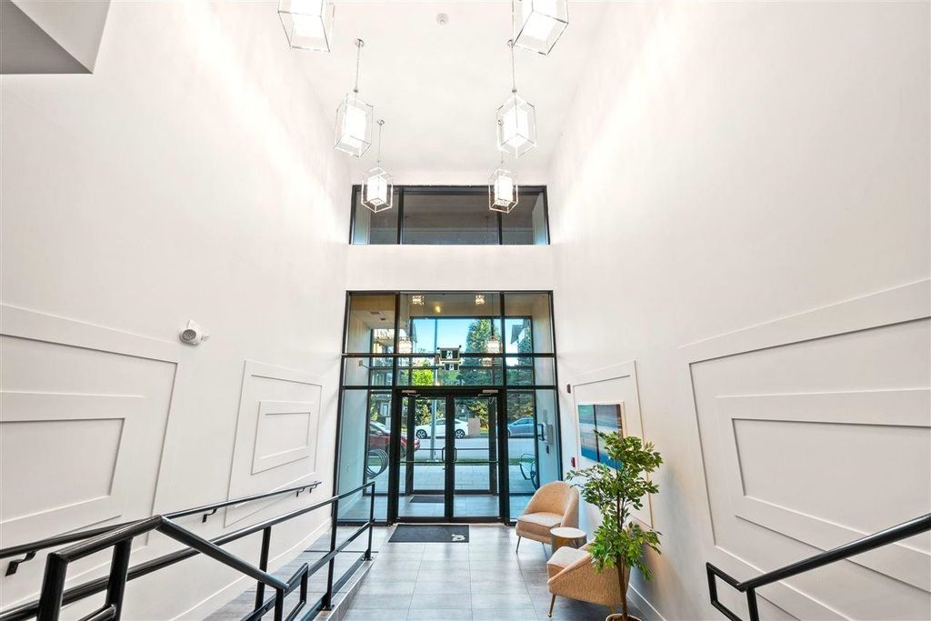 listing image 1102201615969919171