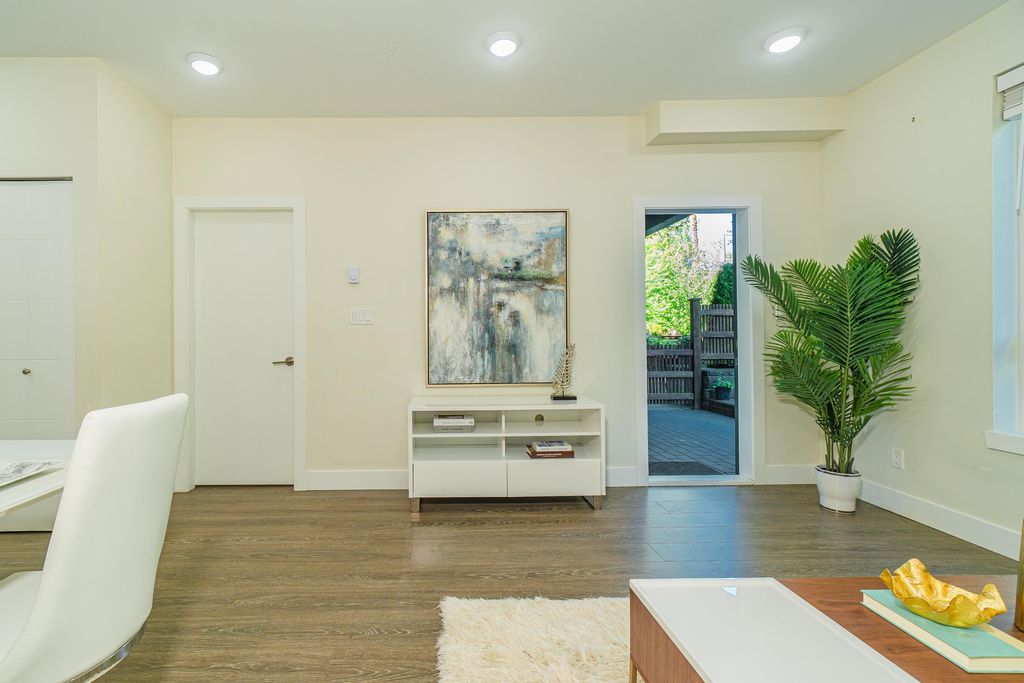 listing image 1105573715740463143