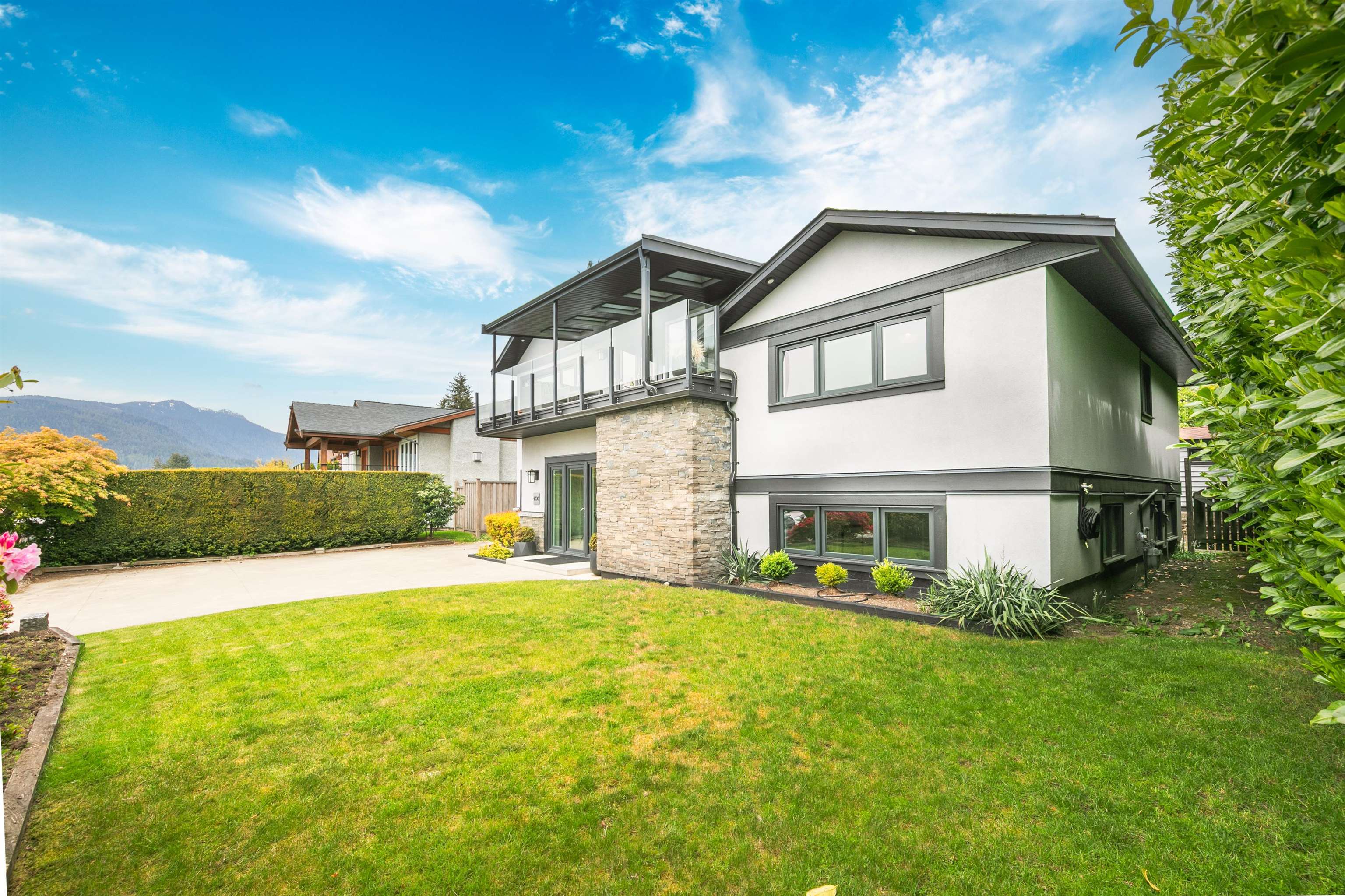 4106 Canterbury Crescent